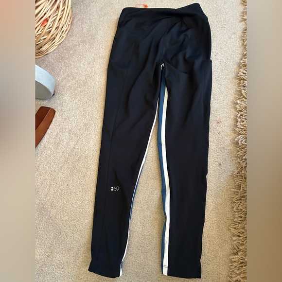 Splits 59 Leggings - Picture 3 of 4